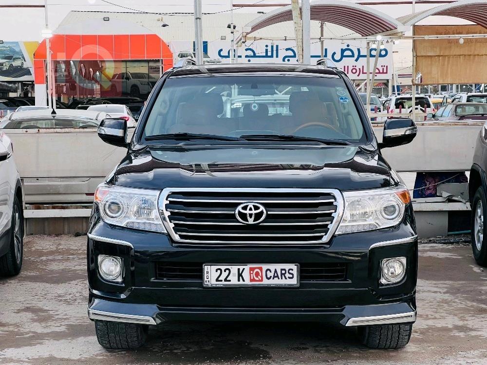 تۆیۆتا لاند کروزەر